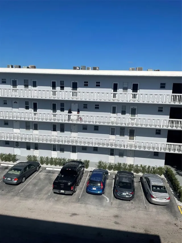 2-bedroom home at 604 NE 2nd Street #231, Dania Beach