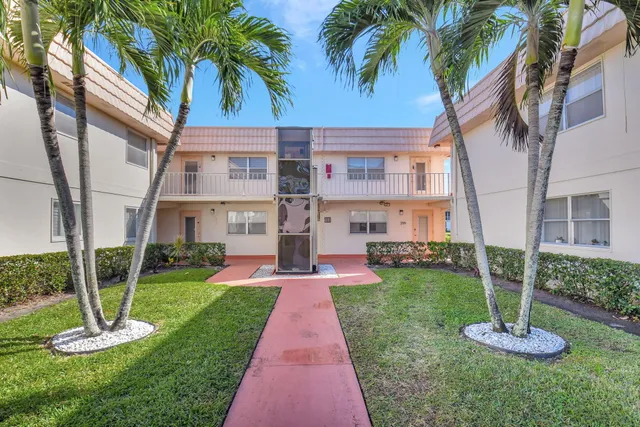 2-bedroom home at 325 Saxony G, Delray Beach
