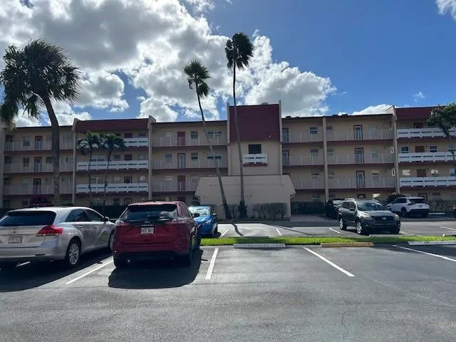 2-bedroom home at 1000 Country Club Drive #403, Margate