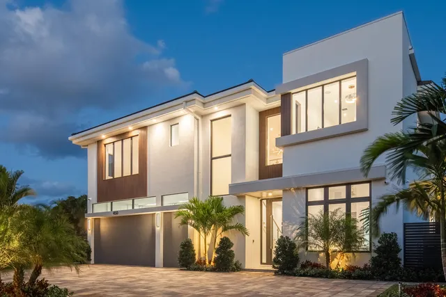 5-bedroom home at 450 NE Spanish Court, Boca Raton