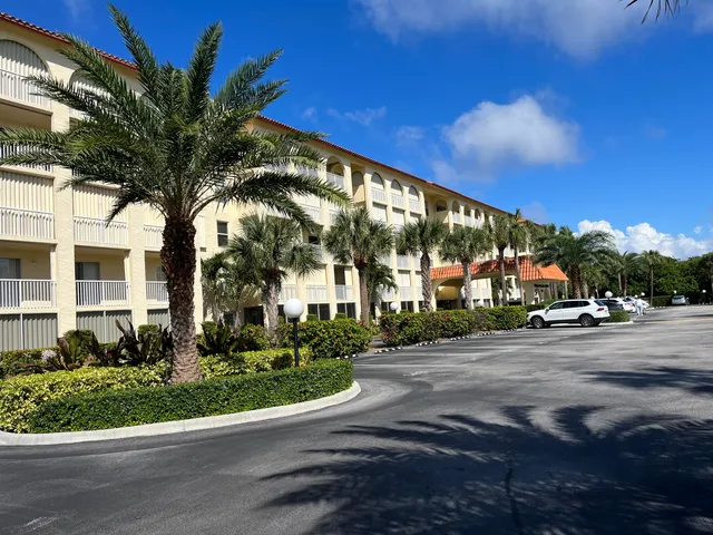 3-bedroom home at 951 De Soto Road #2300, Boca Raton
