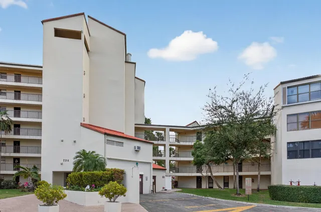 1-bedroom home at 2314 S Cypress Bend Drive #114, Pompano Beach