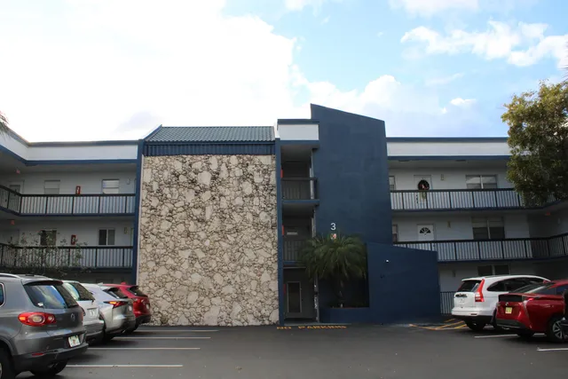 2-bedroom home at 3200 Holiday Springs Boulevard #105, Margate