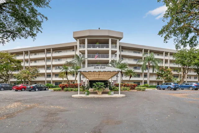 3-bedroom home at 545 Oaks Lane #409, Pompano Beach