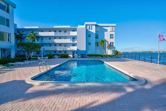 2-bedroom home at 1810 New Palm Way #417, Boynton Beach