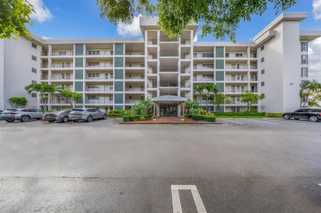 1-bedroom home at 2850 N Palm Aire Drive #104, Pompano Beach