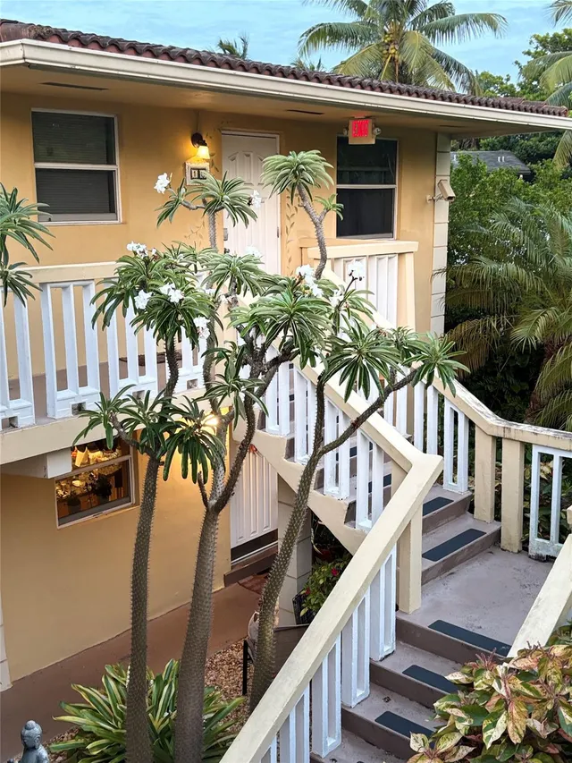 2-bedroom home at 811 NE 14th Place #6, Fort Lauderdale