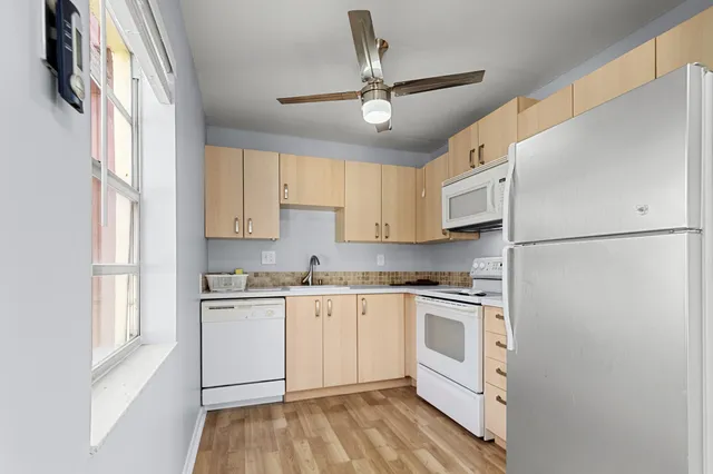 2-bedroom home at 605 Flanders M, Delray Beach