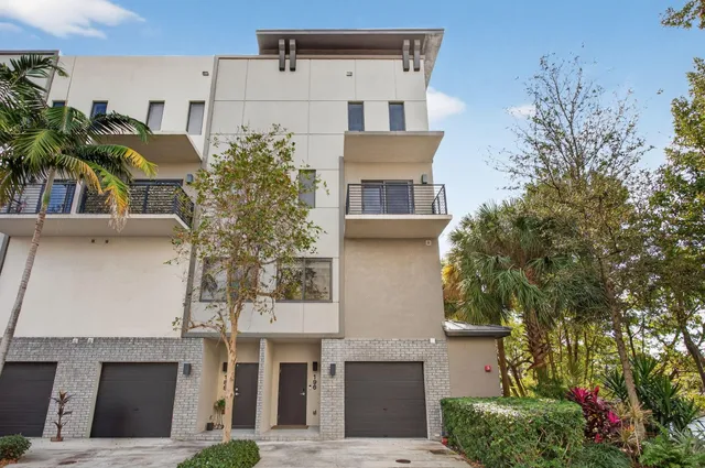 3-bedroom home at 196 SE 4th Terrace #K-1, Pompano Beach