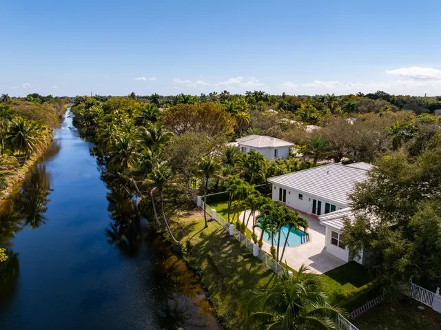 4-bedroom home at 6371 SW 87th Terrace, Pinecrest