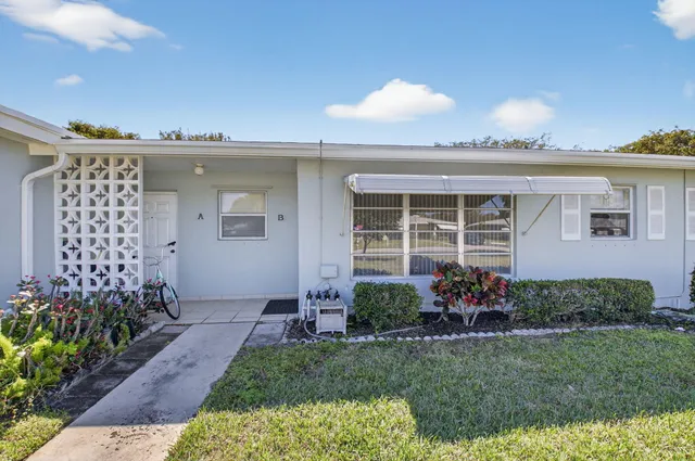1-bedroom home at 220 High Point Court E #B, Delray Beach