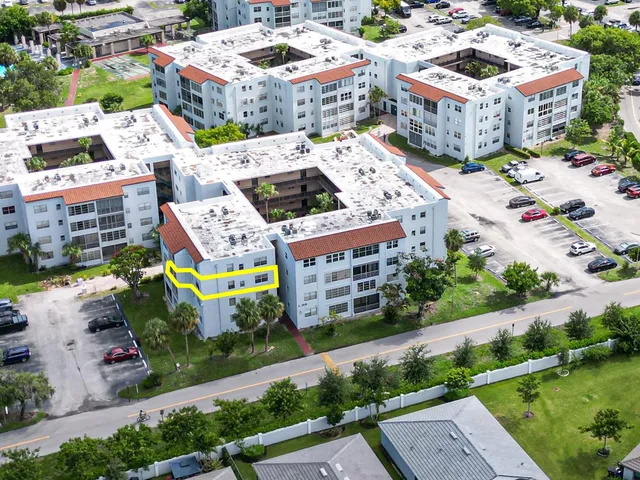 2-bedroom home at 2850 Somerset Drive #307L, Lauderdale Lakes