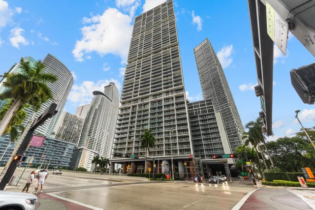 1-bedroom home at 485 Brickell Avenue #2506, Miami