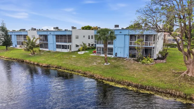 2-bedroom home at 406 Saxony I, Delray Beach