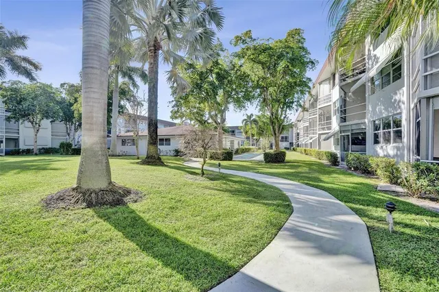 2-bedroom home at 400 SE 10th Street #308, Deerfield Beach