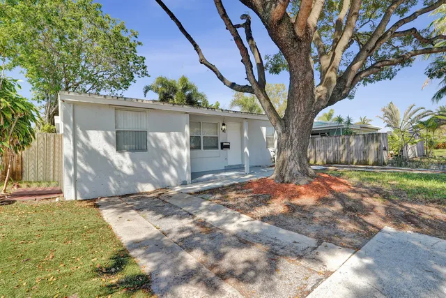 3-bedroom home at 131 NE 51st Street, Oakland Park