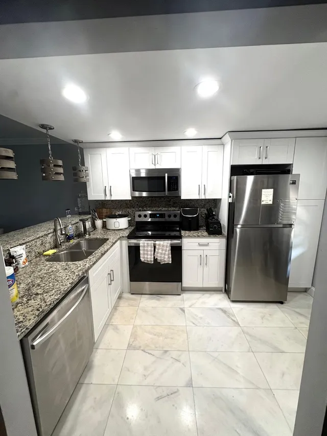 2-bedroom home at 605 Oaks Drive #304, Pompano Beach
