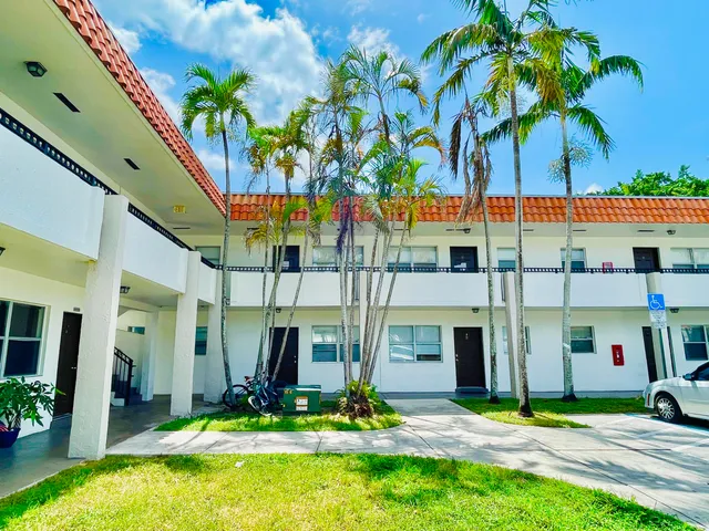 2-bedroom home at 400 NW 65th Avenue #114, Margate