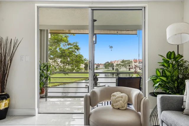 2-bedroom home at 2900 Sunrise Lakes Drive W #201, Sunrise