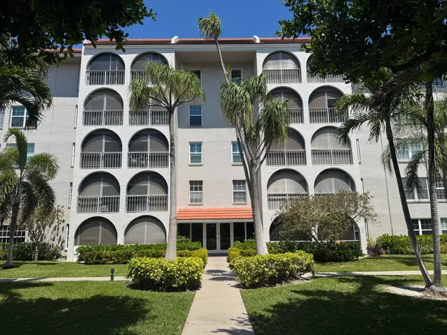 3-bedroom home at 250 NE 20th Street #5220, Boca Raton