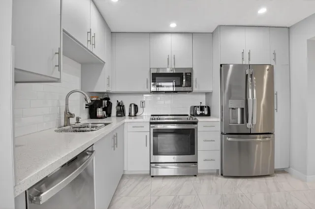 2-bedroom home at 7563 Glendevon Lane #1306, Delray Beach