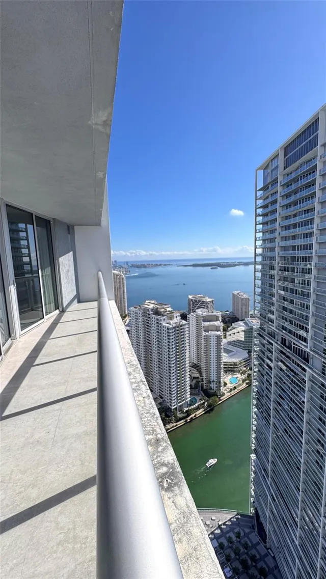 2-bedroom home at 475 Brickell Avenue #4913, Miami