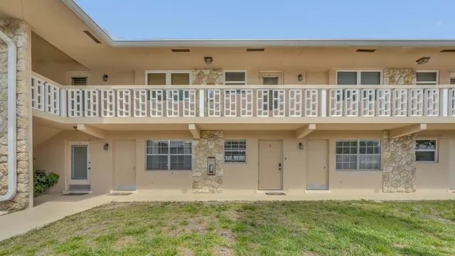 2-bedroom home at 298 SE 6th Avenue #2, Pompano Beach