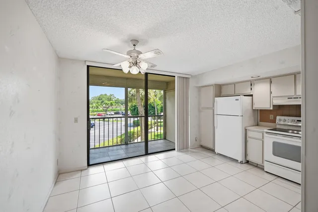 2-bedroom home at 5370 Las Verdes Circle #219, Delray Beach