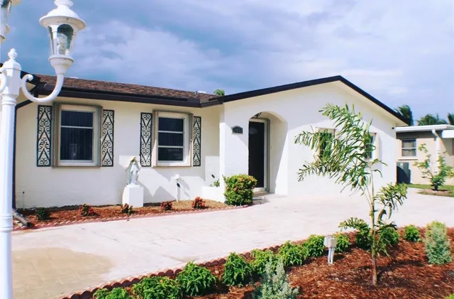 5-bedroom home at 11441 NW 29th Manor, Sunrise