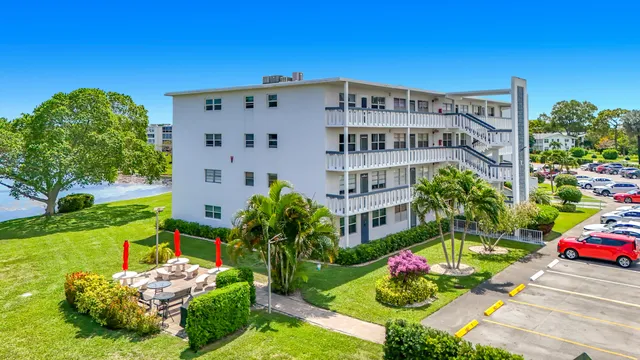 2-bedroom home at 2114 Oakridge V, Deerfield Beach
