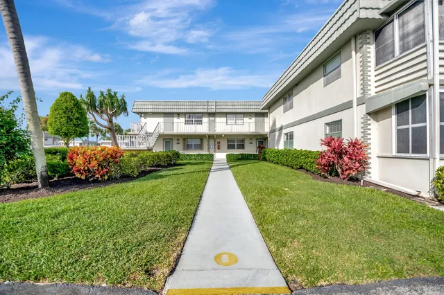 1-bedroom home at 195 Monaco E #195, Delray Beach