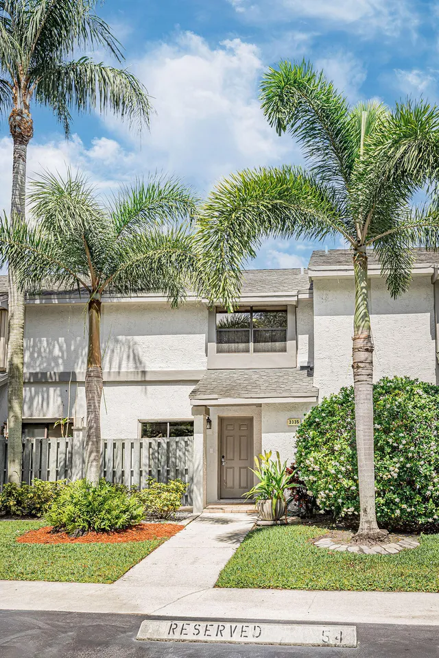 2-bedroom home at 3335 Carambola Circle S, Coconut Creek