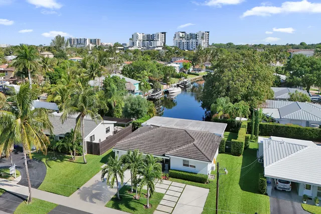 2-bedroom home at 381 SE 3rd Street, Pompano Beach