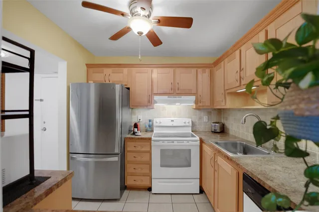 2-bedroom home at 257 S Cypress Road #401, Pompano Beach