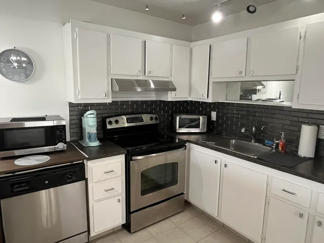 1-bedroom home at 114 Waterford E #114, Delray Beach