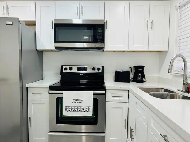 2-bedroom home at 2871 E Sunrise Lakes Drive #101, Sunrise