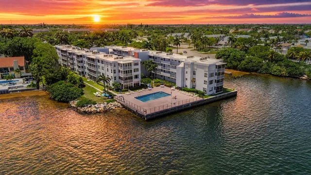 2-bedroom home at 1820 New Palm Way #308, Boynton Beach