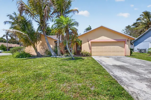 4-bedroom home at 9389 Longmeadow Circle, Boynton Beach