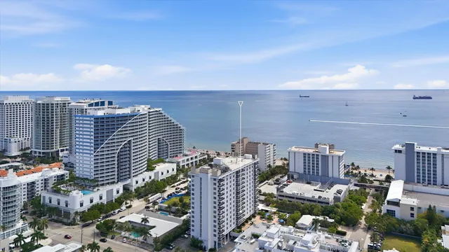 2-bedroom home at 336 N Birch Road #5h, Fort Lauderdale