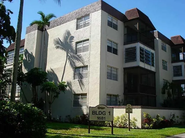 2-bedroom home at 1681 NW 70th Avenue #403, Plantation