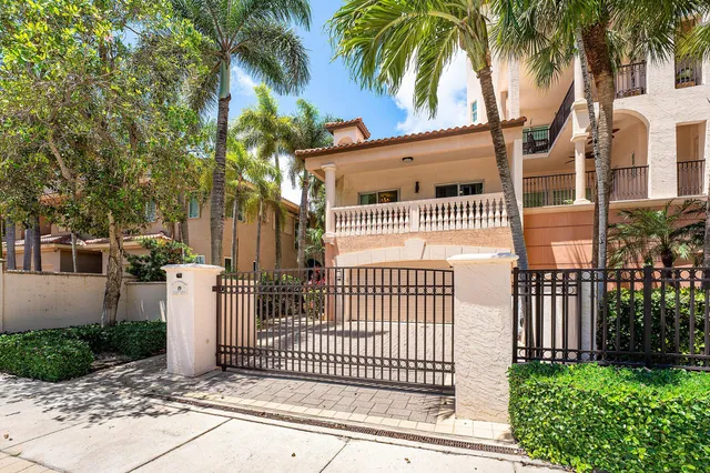 3-bedroom home at 19 Hendricks Isle, Fort Lauderdale