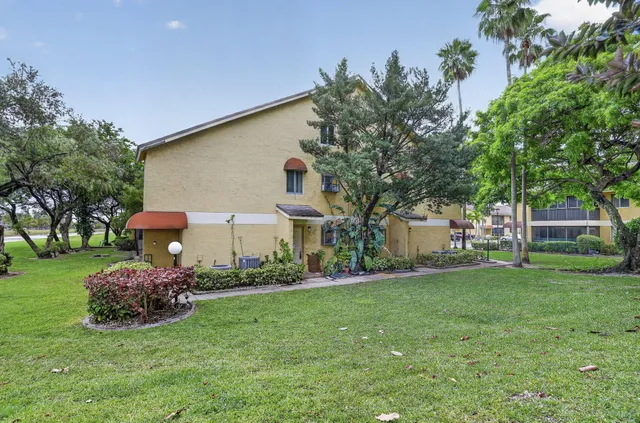 2-bedroom home at 3041 N Oakland Forest Drive #103, Oakland Park