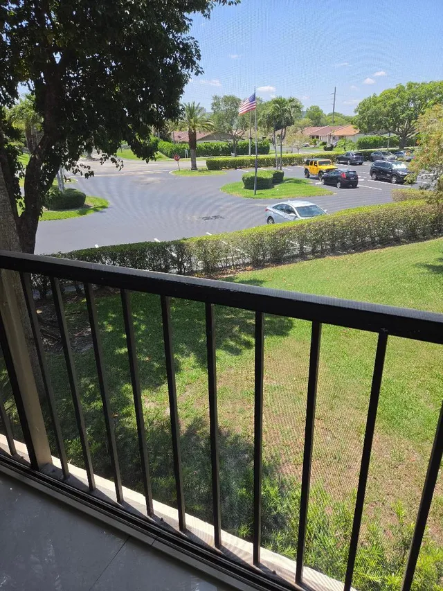 2-bedroom home at 5310 Las Verdes Circle #220, Delray Beach