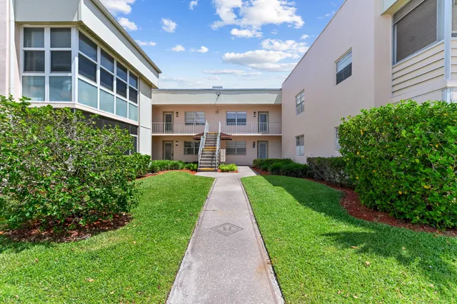 2-bedroom home at 346 Capri #H, Delray Beach