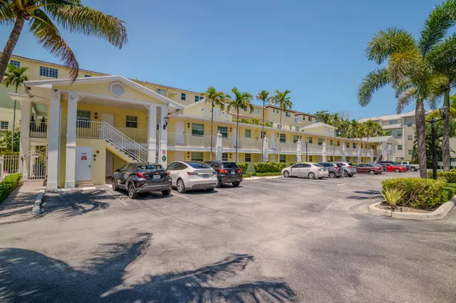 2-bedroom home at 2660 NE 8th Avenue #106, Wilton Manors