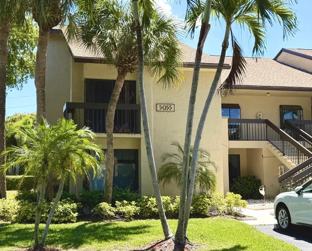 3-bedroom home at 5055 Oakhill Lane #221, Delray Beach