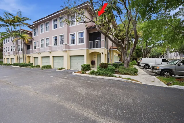 2-bedroom home at 6450 W Sample Road #6450, Coral Springs