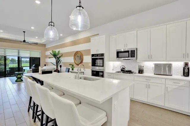 3-bedroom home at 8334 W Blue Spring Drive #8334, Parkland