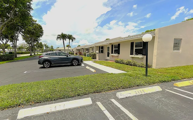3-bedroom home at 2431 Del Aire Boulevard #115-d, Delray Beach