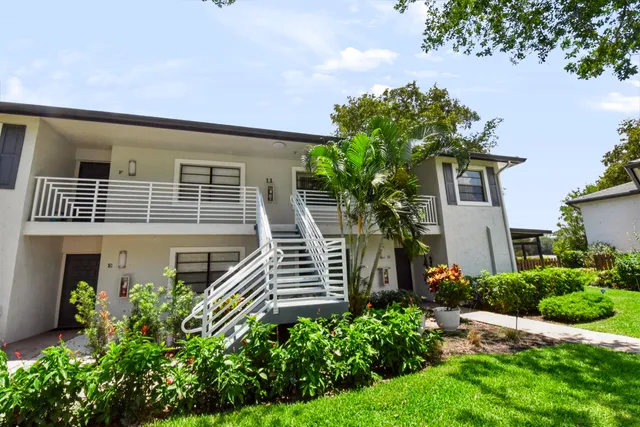 2-bedroom rental at 11 Southport Lane #H, Boynton Beach